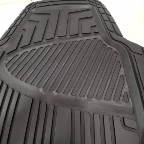 2PK AMAZON BASICS ALL SEASON TRIMMABLE RUBBER FLOOR MATS FOR CARS - BLACK image 4