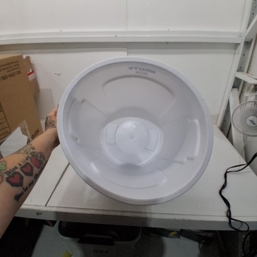 RUBBERMAID BRUTE COMMERCIAL 10 GALLON TRASH CAN - WHITE - (MODEL: FG261000WHT) image 3