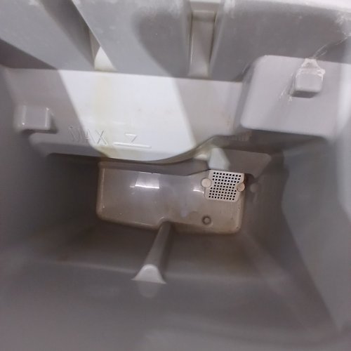 FRIGIDAIRE COUNTERTOP ELECTRIC ICE MAKER - MAKES 26LBS OF ICE/DAY - BLACK STAINLESS STEEL (MODEL: EFIC120-BLKSS-SC) image 4
