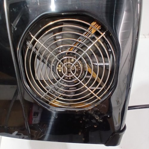 FRIGIDAIRE COUNTERTOP ELECTRIC ICE MAKER - MAKES 26LBS OF ICE/DAY - BLACK STAINLESS STEEL (MODEL: EFIC120-BLKSS-SC) image 6