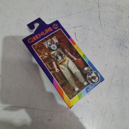 NECA BEN COOPER GREMLINS GIZM COSTUMED ACTION FIGURE - 6" - MULTICOLOURED (STYLE : 634482415009) image 3