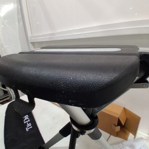 STEP2GOLD TA-DA LIGHTWEIGHT FOLDABLE ALUMINUM CANE CHAIR SERIES 2 - 34.2" - BLACK/ALUMINUM (MODEL: 12087) image 3