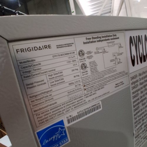 FRIGIDAIRE RETRO COMPACT FRIDGE WITH CHILLER AND BUILT IN BOTTLE OPENER - 1.6CU FT. GREY (MODEL:EFR176) image 3