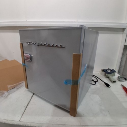 FRIGIDAIRE RETRO COMPACT FRIDGE WITH CHILLER AND BUILT IN BOTTLE OPENER - 1.6CU FT. GREY (MODEL:EFR176) image 4