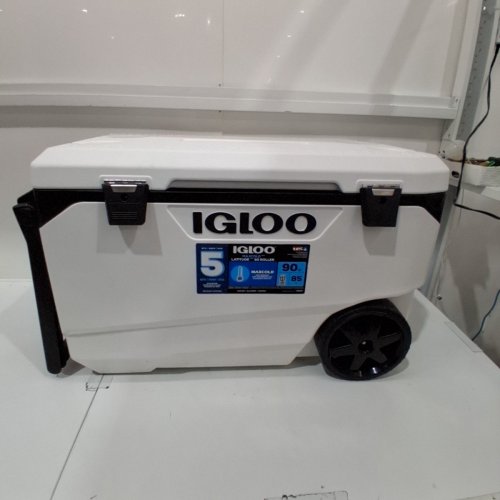 IGLOO MAXCOLD LATITUDE FLIP AND TOW WHEELED COOLER - 90QT- WHITE (MODEL:4905551) image 2