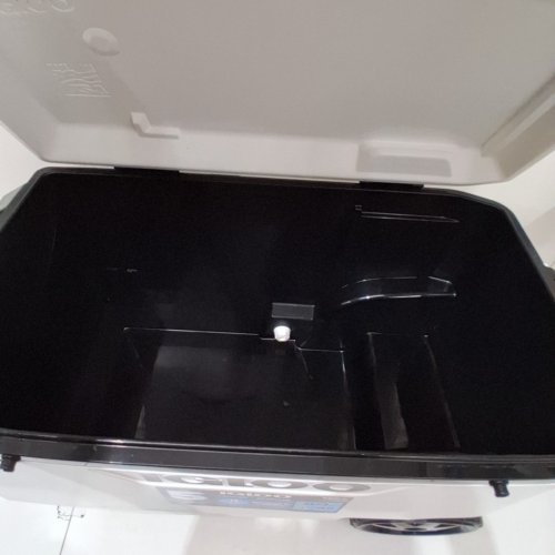 IGLOO MAXCOLD LATITUDE FLIP AND TOW WHEELED COOLER - 90QT- WHITE (MODEL:4905551) image 3