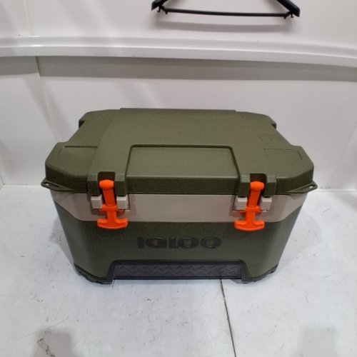 IGLOO 52QT. (49L) 83 CAN BEACH COOLER, GREEN (MODEL: BMX 52) image 2