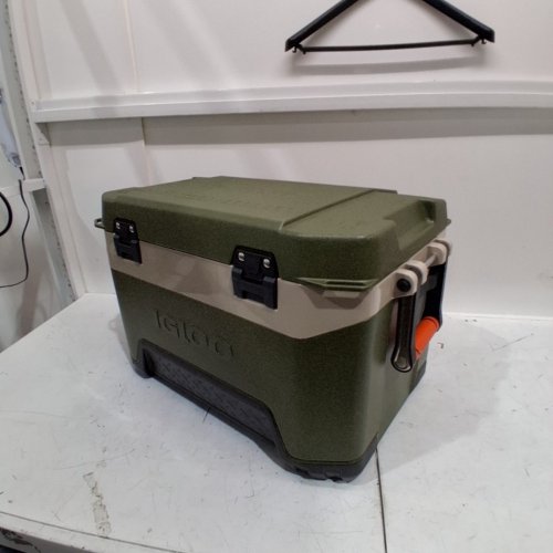IGLOO 52QT. (49L) 83 CAN BEACH COOLER, GREEN (MODEL: BMX 52) image 3