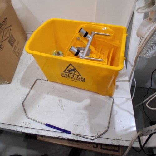 MIND READER PROFESSIONAL COMMERCIAL WRINGER MOP BUCKET - 20L - YELLOW (MODEL: MOPT20-YLW) image 2