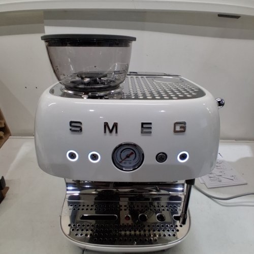 SMEG 50'S RETRO STYLE SEMI-AUTOMATIC ESPRESSO COFFEE MACHINE WITH BUILT-IN GRINDER, COFFEE, AND LATTE DRINKS - 2.5QT - WHITE (MODEL: EGF03WHUS) image 3
