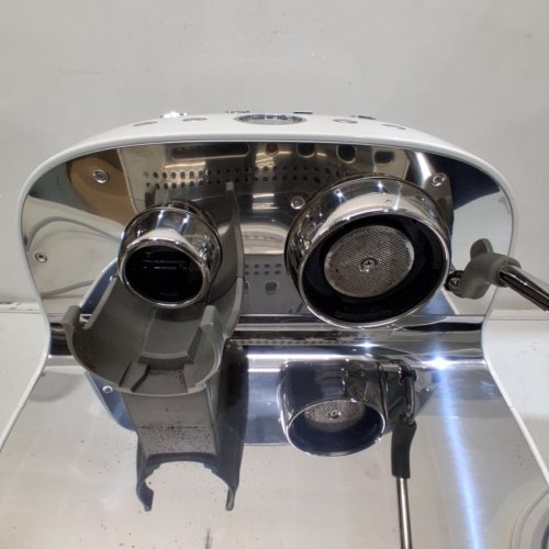 SMEG 50'S RETRO STYLE SEMI-AUTOMATIC ESPRESSO COFFEE MACHINE WITH BUILT-IN GRINDER, COFFEE, AND LATTE DRINKS - 2.5QT - WHITE (MODEL: EGF03WHUS) image 11