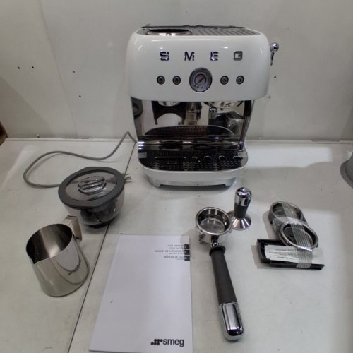 SMEG 50'S RETRO STYLE SEMI-AUTOMATIC ESPRESSO COFFEE MACHINE WITH BUILT-IN GRINDER, COFFEE, AND LATTE DRINKS - 2.5QT - WHITE (MODEL: EGF03WHUS) image 14