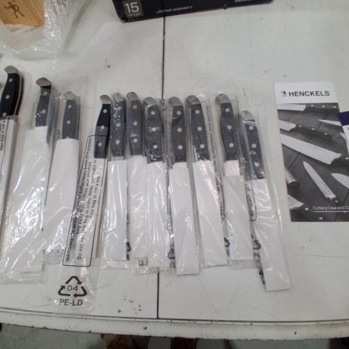 15PC HENCKELS PREMIUM QUALITY LIGHTWEIGHT DISHWASHER SAFE KNIFE SET WITH WOOD BLOCK - STAINLESS STEEL/NATURAL (MODEL: 13550-005) image 3