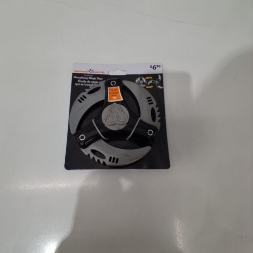 WAY TO CELEBRATE! MORPHING NINJA STAR TOY - BLACK AND WHITE (ITEM: WM10425UK) image 2