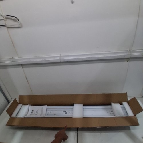 VEVOR LED FLUSH CEILING MOUNT WRAP AROUND LIGHT - REPLACES FLORESCENT LIGHTS - 4FT - 40W - 4500LM - 6500K - WHITE (MODEL: GT-WR40W-1) image 2