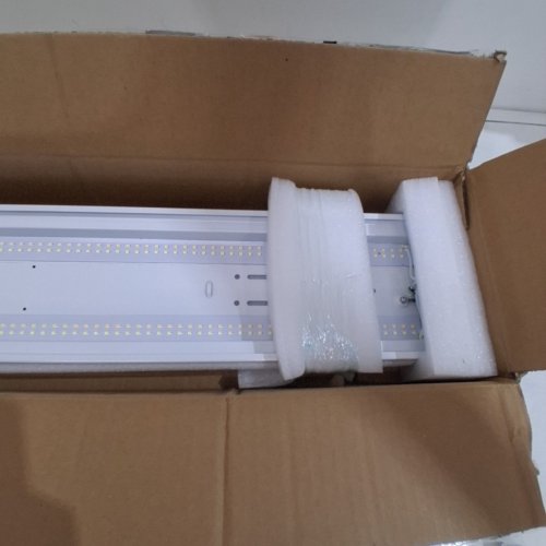 VEVOR LED FLUSH CEILING MOUNT WRAP AROUND LIGHT - REPLACES FLORESCENT LIGHTS - 4FT - 40W - 4500LM - 6500K - WHITE (MODEL: GT-WR40W-1) image 6
