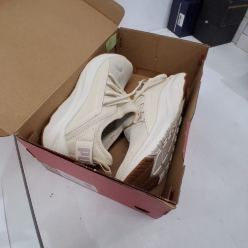 WOMEN'S PUMA RUNNING SHOES - SIZE 9 - BEIGE/PINK (STYLE: 9556609/314317-02) image 3
