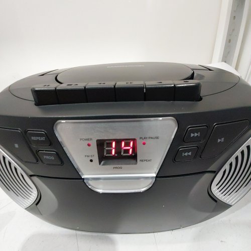 MAGNAVOX PORTABLE CD/CASSETTE PLAYER WITH AM/FM RADIO - BLACK (MODEL: MRCD386-BLACK) image 3