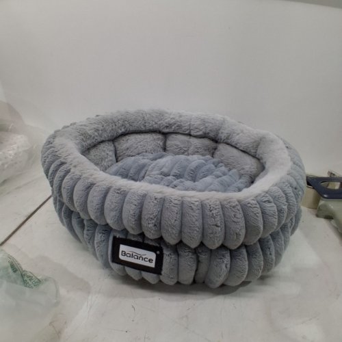 BALANCE WASHABLE ROUND CAT BED WITH ANTI-SLIP BOTTOM - 20" X 14" - GREY image 3