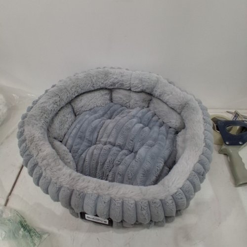 BALANCE WASHABLE ROUND CAT BED WITH ANTI-SLIP BOTTOM - 20" X 14" - GREY image 4
