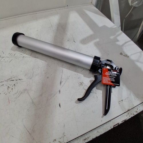 RED DEVIL PRO ALUMINUM BARREL SAUSAGE CAULK GUN WITH ERGONOMIC HANDLE AND TRIGGER - 20OZ CAPACITY (NOT INCLUDED) - 12:1 THRUST RATIO - SILVER (MODEL: 3983) image 2