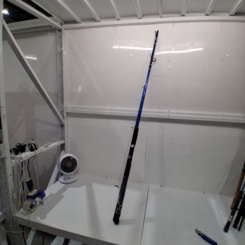 OFFSHORE ANGLER BRAWLER TROPHY SPINNING ROD HEAVY POWER FAST ACTION - 10FT - 12-30 LBS LINE RATING - BLUE/BLACK/WHITE (MODEL: BRT101230) image 3