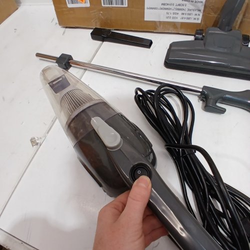 AMAZON BASICS 2 IN 1 CORDED LIGHTWEIGHT STICK VACUUM - GREY - (MODEL:VSC02A861NA) image 2