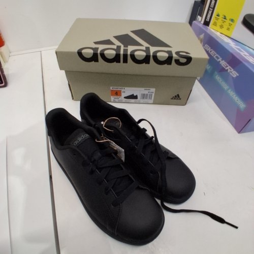KID'S ADIDAS ADVANTAGE K SNEAKERS - SIZE 4 - BLACK (MODEL: GW6484/1864508) image 2