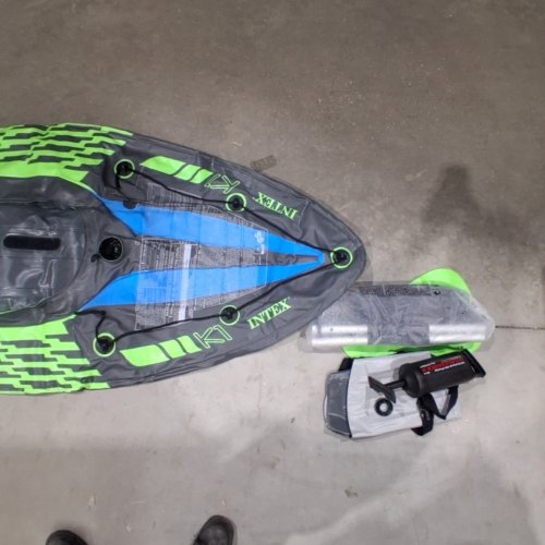 INTEX K1 CHALLENGER 1-PERSON INFLATABLE KAYAK - BLUE/GREEN image 3