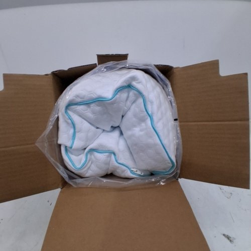 MARTHA STEWART MEMORY FOAM PILLOW - QUEEN - WHITE/BLUE PIPING (MODEL: 1392500) image 3