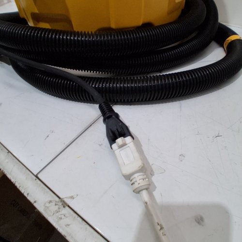 DEWALT HEPA DUST EXTRACTOR WITH AUTOMATIC FILTER CLEANING - 8GAL - 15FT HOSE - BLACK/YELLOW (MODEL: DWV010) image 2