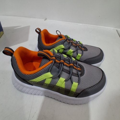 KID'S ATHLETIC WORKS SHOES - SIZE 9 - GREEN/GREY/ORANGE image 2