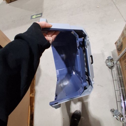 AMAZON BASICS TWO-DOOR TOP-LOAD HARD-SIDED PET CARRIER -23" X 15" X 13" - BLUE image 5