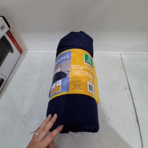SIMMONS DOWN ALTERNATIVE BLANKET - KING - BLUE (MODEL: 1841224) image 2