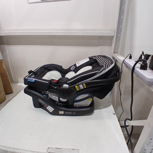 GRACO SNUGRIDE 35 LITE LX INFANT CAR SEAT - MAX WEIGHT 34LBS - BLACK/GREY (MODEL: 2119658) image 5