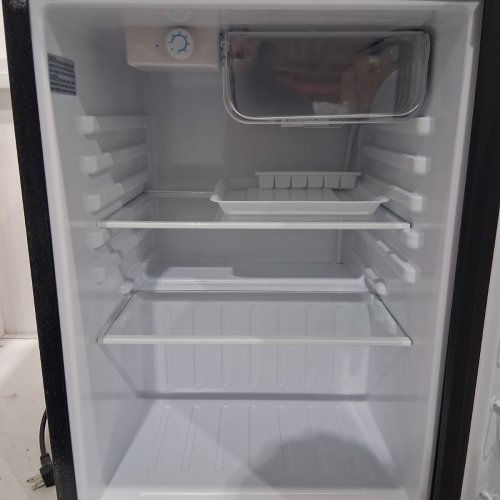 MAGIC CHEF ENERGY STAR MINI FRIDGE - 2.6 CU. FT. - BLACK (MODEL: MCBR265BEF) image 3