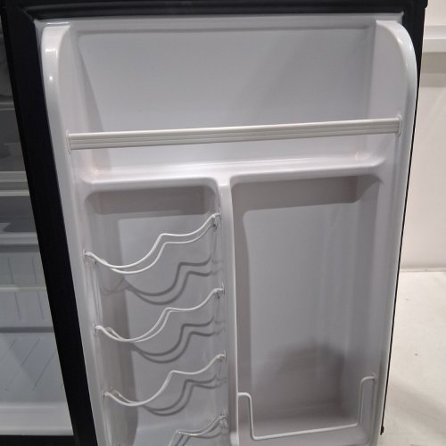 MAGIC CHEF ENERGY STAR MINI FRIDGE - 2.6 CU. FT. - BLACK (MODEL: MCBR265BEF) image 4