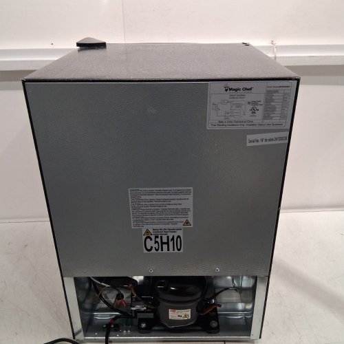 MAGIC CHEF ENERGY STAR MINI FRIDGE - 2.6 CU. FT. - BLACK (MODEL: MCBR265BEF) image 6