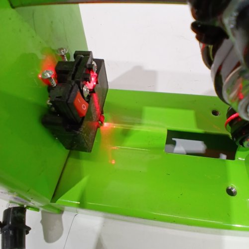 VEVOR MANUAL CERAMIC PORCELAIN TILE CUTTER WITH ALL-STEEL FRAME & BONUS SPARE CUTTER - 32" - GREEN image 7