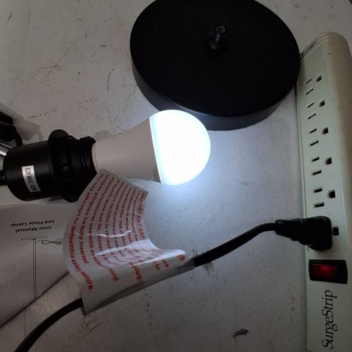 DIMMABLE LED FLOOR LAMP WITH FOOT SWITCH & REMOTE - 9W - BLACK - (MODEL: UUJ-FL) image 2