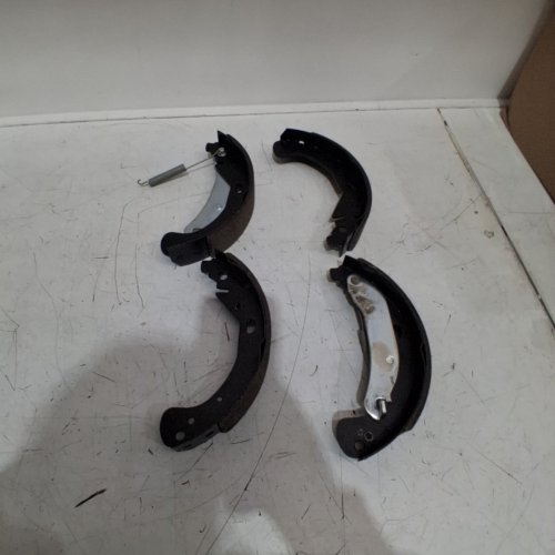 TOP QUALITY REAR BRAKE SHOES - FITS SELECT PONTIAC/CHEVROLET/SATURN MODELS (MODEL: NB-795B) image 2