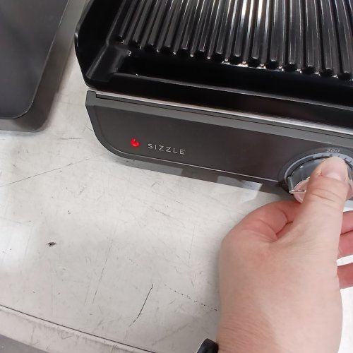 NINJA SIZZLE SMOKELESS INDOOR GRILL NONSTICK DISHWASHER-SAFE REMOVABLE MESH LID 500F 14" BLACK/SILVER (MODEL: GR100C) image 2