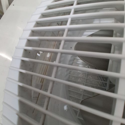 BLACK+DECKER DUAL WINDOW FAN FOR WINDOW SCREEN WITH 2 SPEED SETTINGS, TWIN WINDOW FAN WITH MECHANICAL CONTROLS AND REMOVABLE LEGS, HORIZONTAL COOLING FAN FOR WINDOW - 9" - WHITE (MODEL: BFW9M) image 4