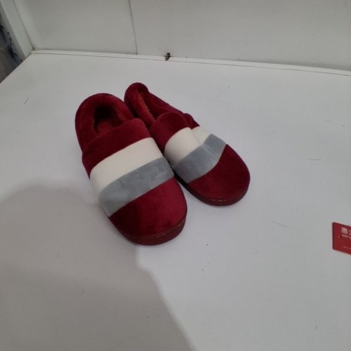WOMEN'S COZY PLUSH SLIPPERS - 6.5 (36-37) - RED image 2