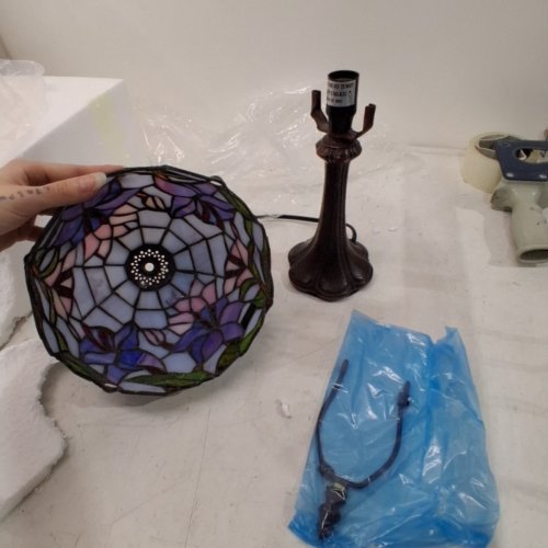 WERFACTORY TIFFANY STAINED GLASS LAMP - BLUE\PURPLE image 4