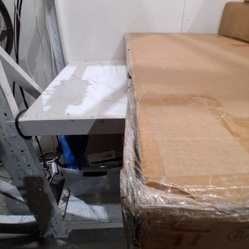 YAHEETECH METAL NO BOX SPRING PLATFORM BED FRAME - QUEEN - WHITE (ITEM: 615161) image 5
