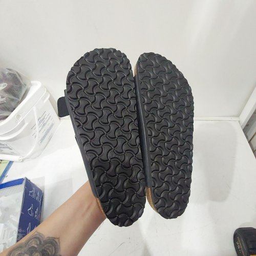 UNISEX BIRKENSTOCK ARIZONA BS SOFT FOOTBED SANDAL - W:11 M:9 - BLACK - (MODEL: 0551253) image 4