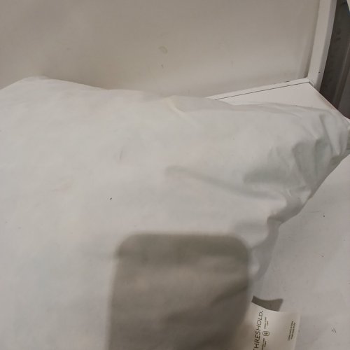 THRESHOLD SHAPEABLE SHREDDED MEMORY FOAM PILLOW - MEDIUM FIRM - STANDARD - WHITE image 3