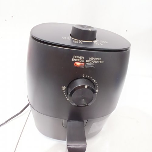 MAINSTAYS COMPACT AIR FRYER - NON-STICK DISHWASHER SAFE FRYER - 2.2QT - 1150W - BLACK (MODEL: MS631000756422) image 2