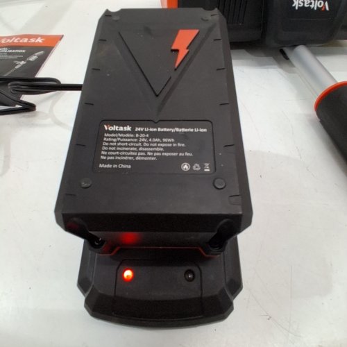 VOLTASK CORDLESS ELECTRIC SNOW SHOVEL WITH 1 BATTERY - 13" - 24V BLACK/ORANGE (MODEL: CSS001-130OR-CAVK) image 2
